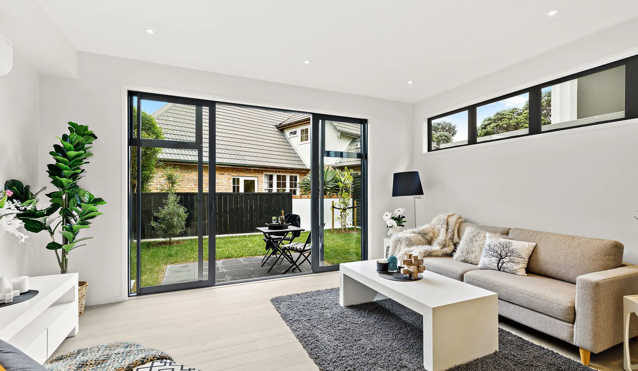 Residence-de-la-Mer-garden-apt